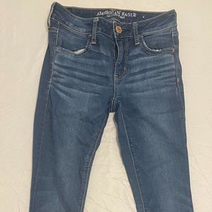 American Eagle - Light Skinny Jeans Sz 4 Short
